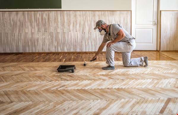 Verander de kleur van je parketvloer voor een totaal nieuwe look Verander de kleur van je parketvloer voor een totaal nieuwe look